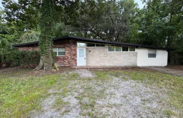 1053 Cherbourg Ave E photos photos