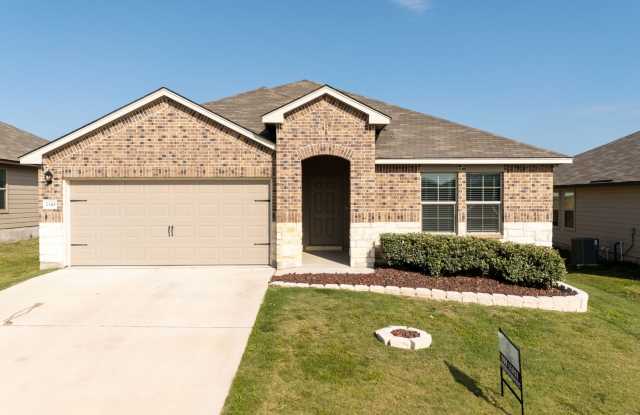 4 bedroom 2 bath in Creekside Hills with Pool Access photos photos