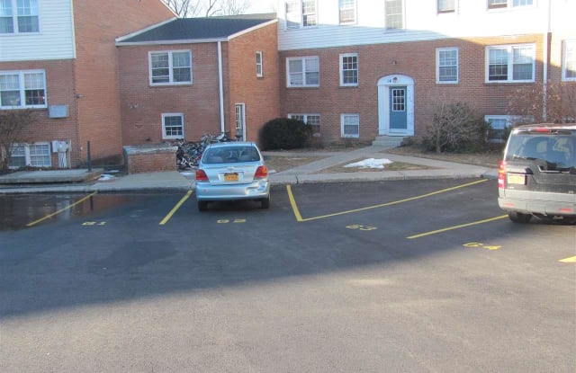 14-3A Huguenot Street - 14 Huguenot St, New Paltz, NY 12561