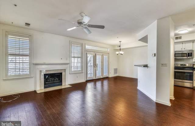 1314 GARDEN WALL CIRCLE Gallery 3