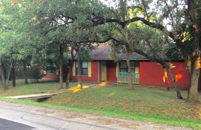 Eclectic 3 Bedroom, 2 Bathroom Home - 2 Car Garage - Fenced Yard and More! photos photos