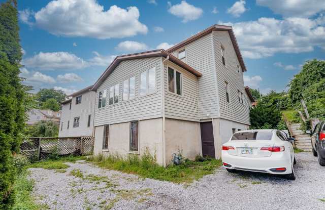 1 Bedroom Near Downtown; includes Water/Sewer, Garbage and Gas- 06/04/2025 - 605 Junction Street, Morgantown, WV 26505