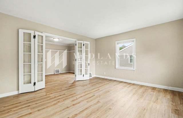 Adorable 2 Bedroom Home Gallery 4
