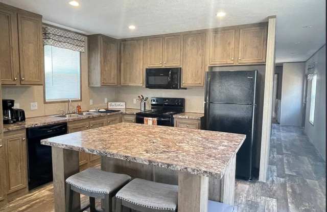 2 bedroom /2 bathroom Gallery 3