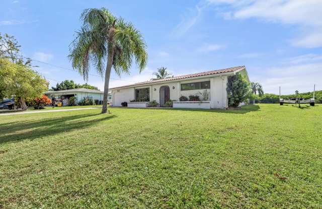 1075 SE Coral Reef Street photos photos