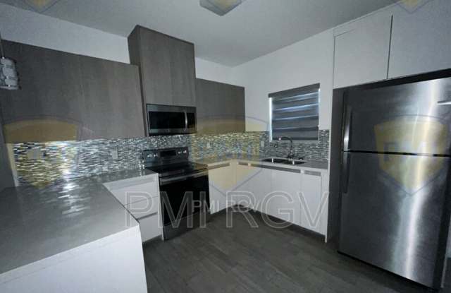805 W Garrison Dr Gallery 2
