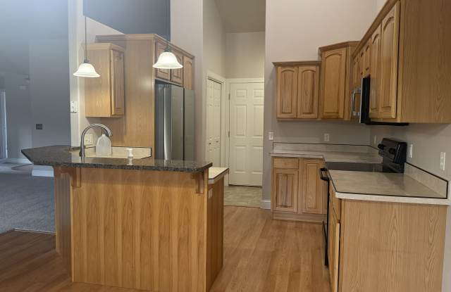 3287 Banff Avenue - - Gallery 2
