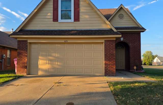 Spacious 3-Bedroom Home with Bonus Room and Main-Level Primary Suite! Gallery 1