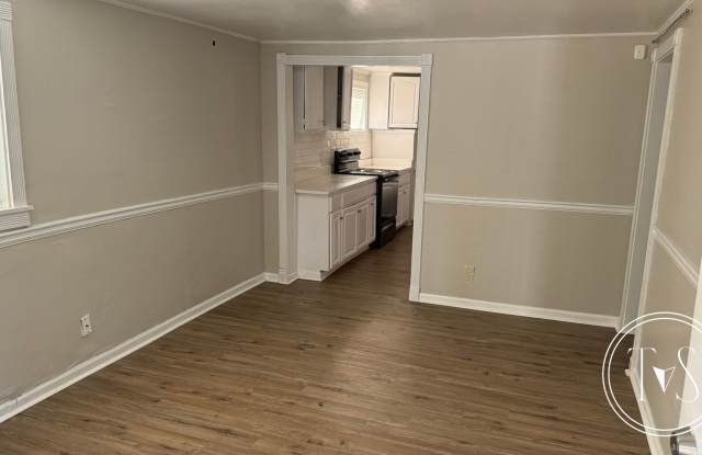 Charming 3-bed, 2-bath single-story home in Carver Heights Gallery 4