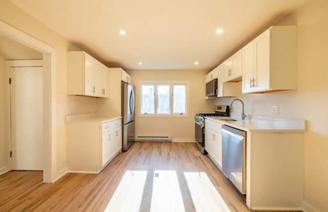 365 Whiting Ave photos photos