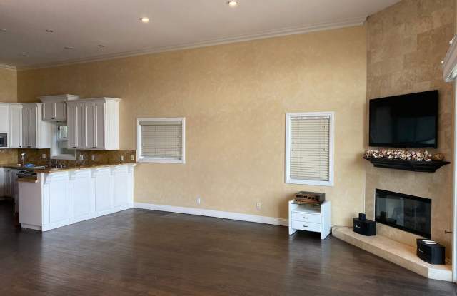 3529 S. Kerckhoff Ave. Gallery 4