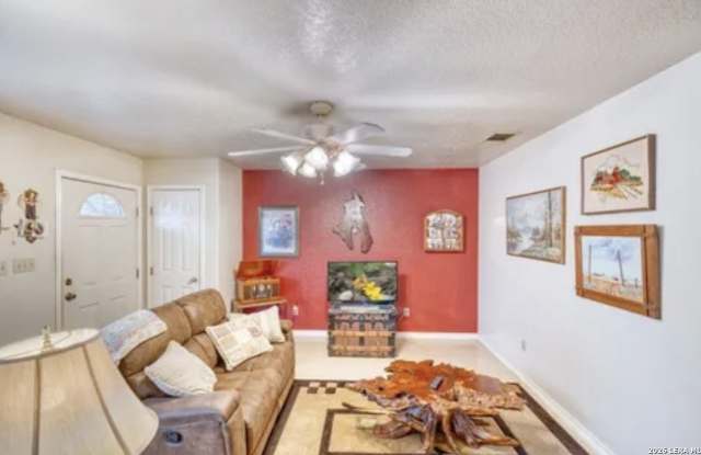 622 S Oak Gallery 4