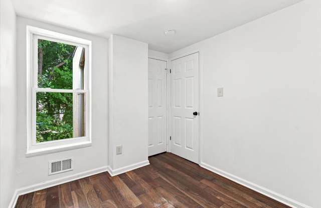 2BR/3BA Home | East Kensington Gallery 3