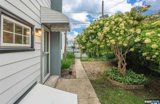 200 Valley Brook Avenue Gallery 2
