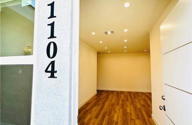 11104 Oxnard Street Gallery 3
