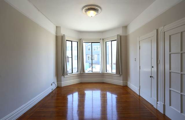 614 10th Avenue #3 Gallery 4