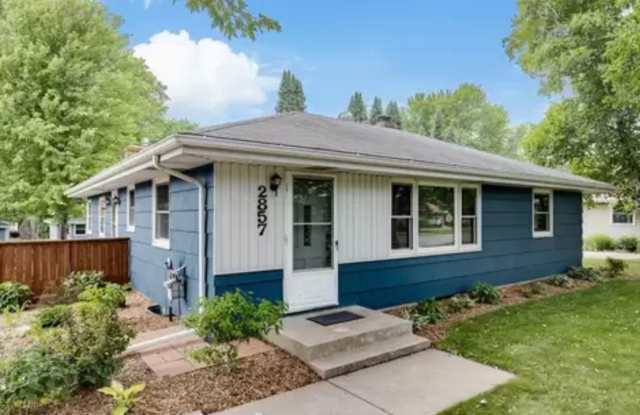 Beautiful 4BR 2BA Rambler in Roseville photos photos