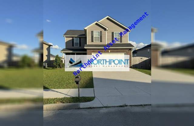 3-Bedroom, 2.5 Bath Single Family for Rent in Knoxville, TN | 2-Car Garage Parking | Fenced in yard! photos photos
