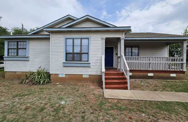 2908 N Fonshill Ave photos photos