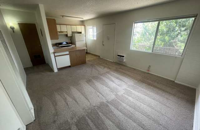 APARTMENT- UPTOWN SEDONA - APPLE TREE SQUARE - 381 Cedar Street, Sedona, AZ 86336