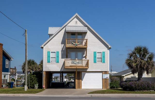 Beautiful Canal front home in Atlantic Beach Gallery 1