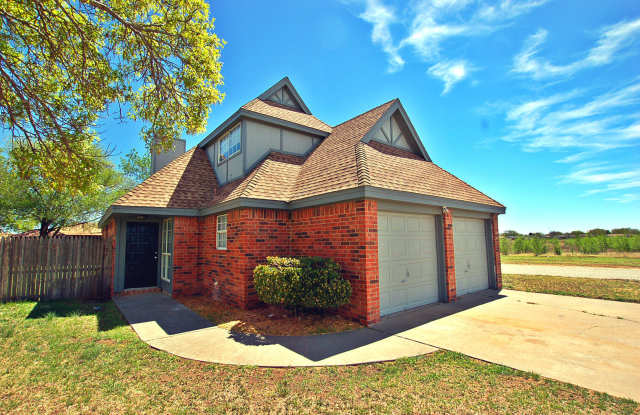 Available to Pre-Lease! Recently Updated 3 Bedroom! photos photos