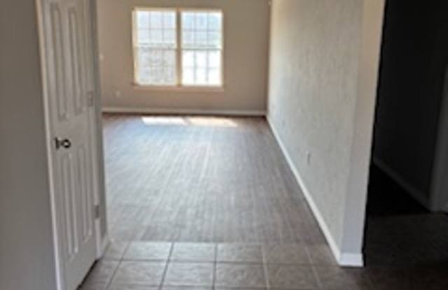 First 2 months FREE!  - New Flooring and Freshly Painted! Gallery 3
