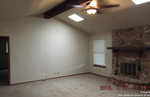 1406 PERENNIAL DR Gallery 2