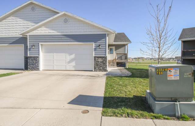 Spacious 3BR Townhome on Quiet Cul-de-Sac | 2,000+ Sq Ft & Attached Garage! photos photos