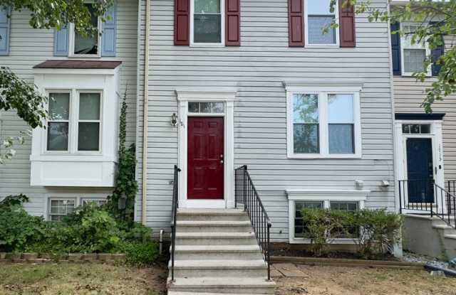 Charming 3BD/2.5BA Townhome with Large Backyard in Windsor Mill, MD! Gallery 1