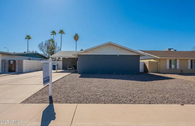 1715 E EL PARQUE Drive photos photos