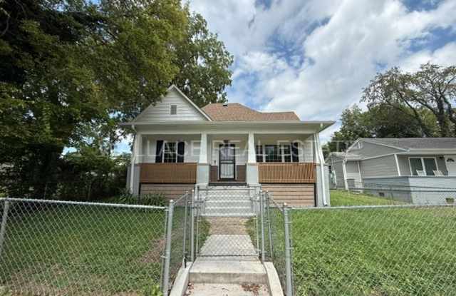 TOTALLY RENOVATED 3 BEDROOM HOUSE MINUTES FROM NEW SMOKIES STADIUM!! photos photos TOTALLY RENOVATED 3 BEDROOM HOUSE MINUTES FROM NEW SMOKIES STADIUM!! photos photos