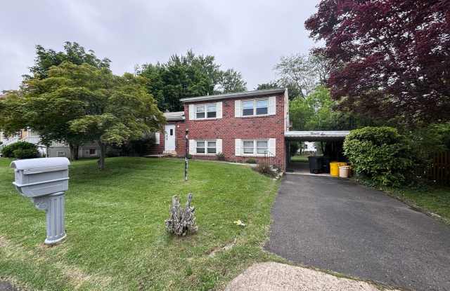 Spacious 7-Bedroom Home with Chalet Interior  Ample Parking – Ewing, NJ photos photos