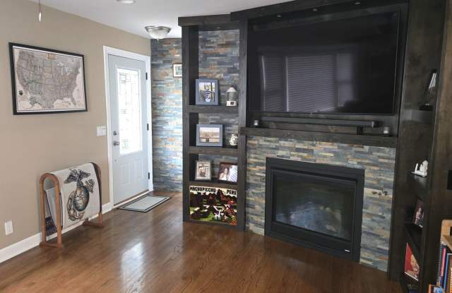 **Beautifully Updated Eastside Ranch with Exceptional Living Spaces & Outdoor Amenities** Gallery 4