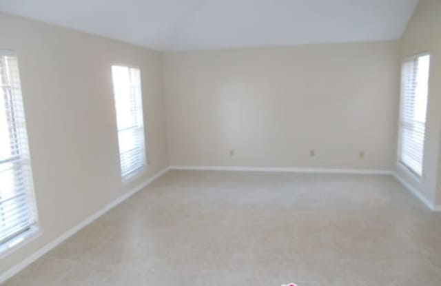 17402 Eastwood Cir Gallery 4