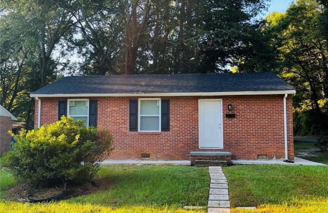 501 Peachtree Street - 501 East Peachtree Street, Dallas, NC 28034