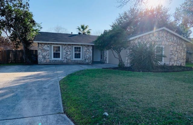 307 Royal Dr - 307 Royal Drive, Converse, TX 78109