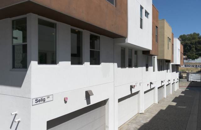2213 Selig Dr Gallery 3