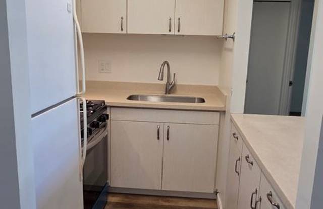 Makiki Hillside Renovated One Bedroom includes basic utilities Gallery 3