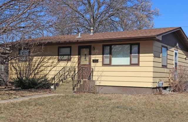 4 bedroom 2 bathroom Single family home. photos photos