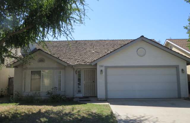 Nice home in Clovis. Near shopping, schools  more! photos photos