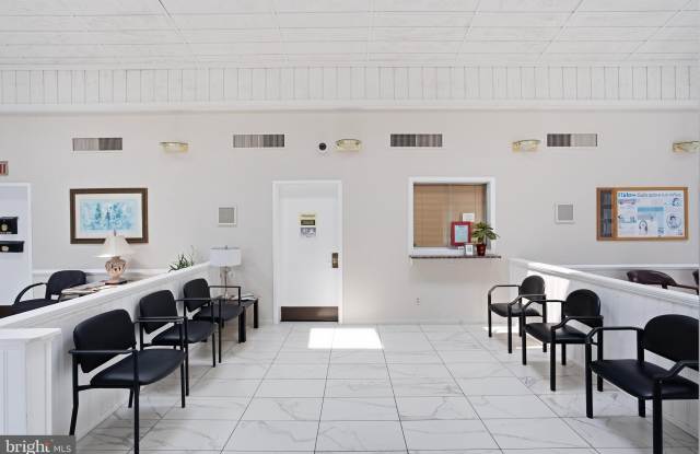 504 ELDEN Street Gallery 4