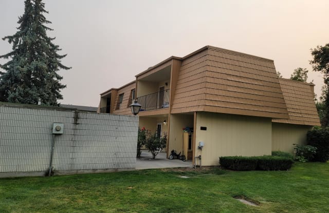 2383 Hood Ave Unit B - 2383 Hood Avenue, Richland, WA 99354