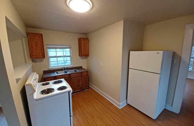 905 West Lynwood Avenue - 3 photos photos