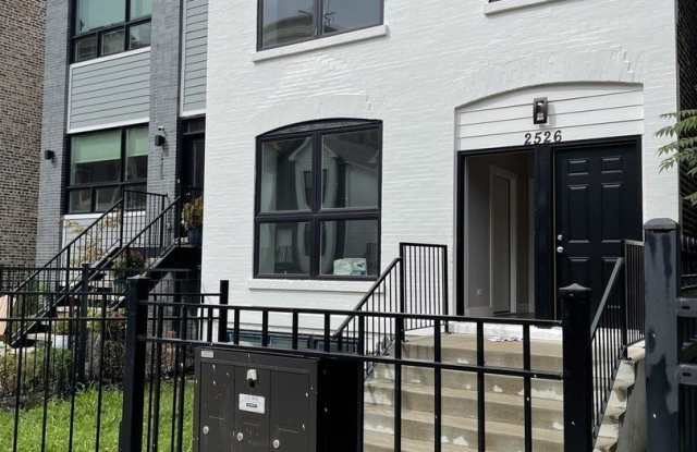 2526 W Lexington Street photos photos