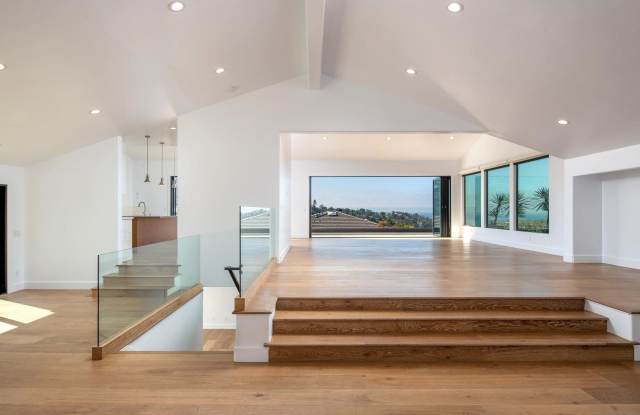 2641 Costebelle Gallery 4