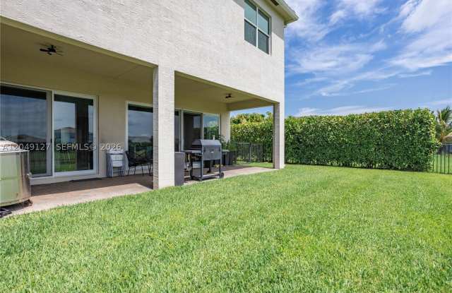 5850 Whippoorwill Cir Gallery 2