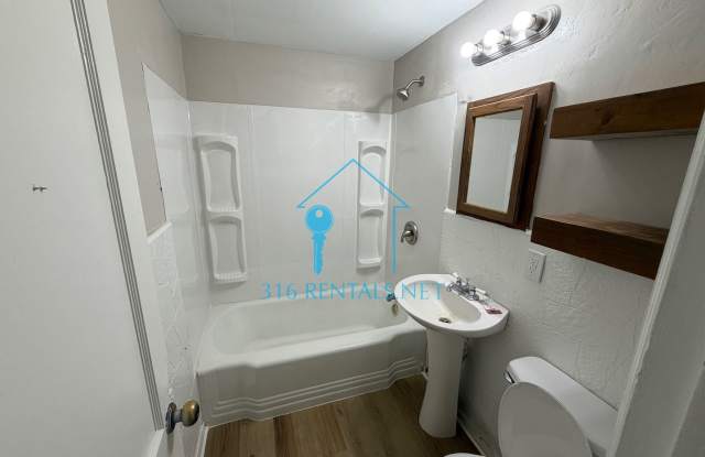 $1,195 - 3 bedroom/ 1 bathroom - Single Family Home Gallery 4