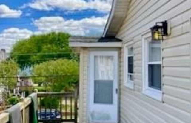 9647 Grove Avenue photos photos