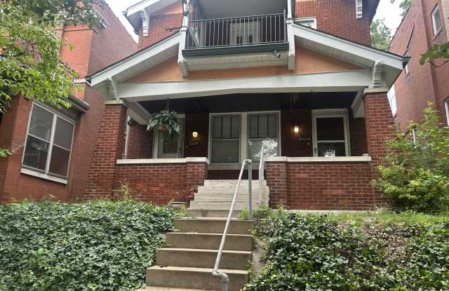 4053 South Grand Boulevard - 2 photos photos